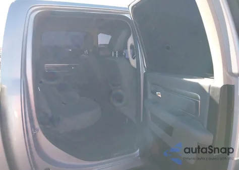 2016 Ram 1500 Big Horn z USA, uszkodzony, nr VIN 1C6RR7LT5GS104856